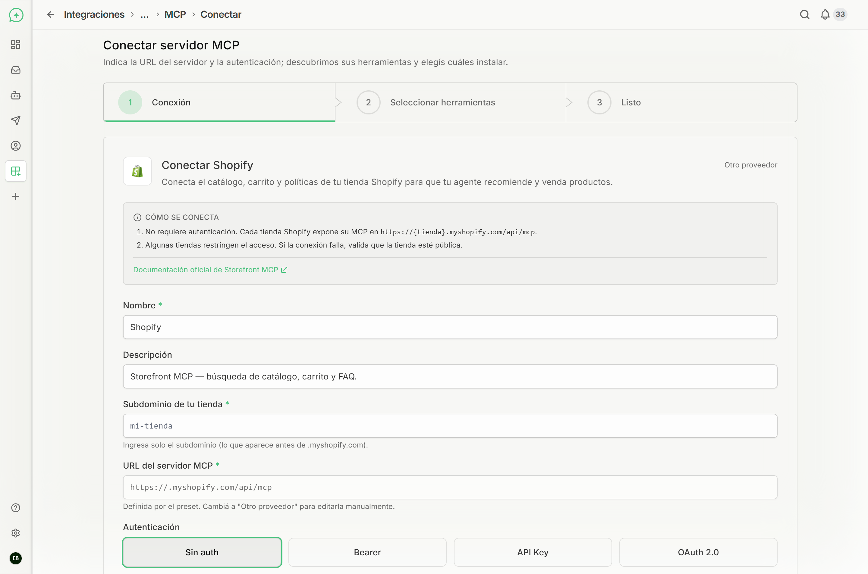 Asistente 'Conectar servidor MCP' con el preset de Shopify: recuadro de cómo se conecta, nombre, descripción y subdominio de la tienda